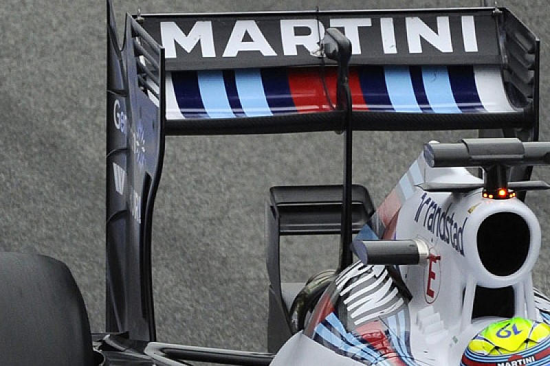 Williams: ecco la FW37 con il mono pilone