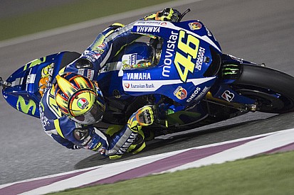 Festa italiana a Losail: Rossi vince davanti alle Ducati!