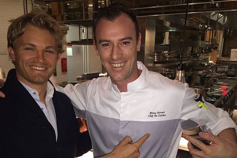 Nico Rosberg a cena trova lo chef... Ferrari