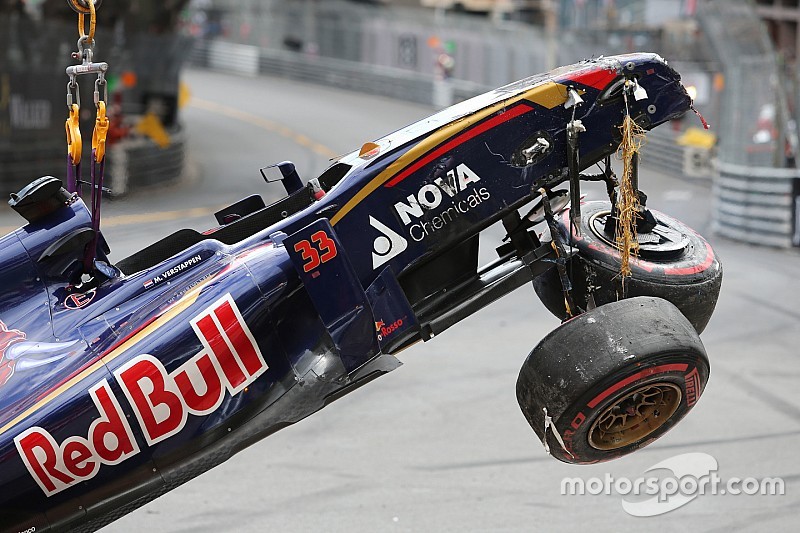 Verstappen deja atrás el