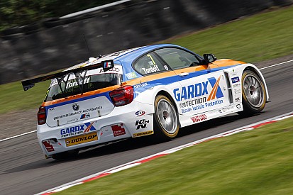 Tordoff vence a Jordan y a Neal en Oulton Park
