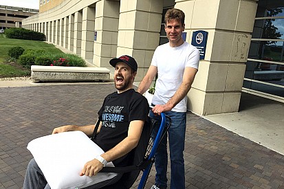 Hinchcliffe diz que precisou de mais de seis litros de sangue após acidente em Indianápolis