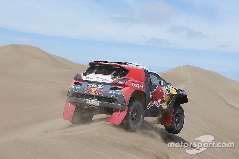 Sébastien Loeb a testé la Peugeot 2008 DKR
