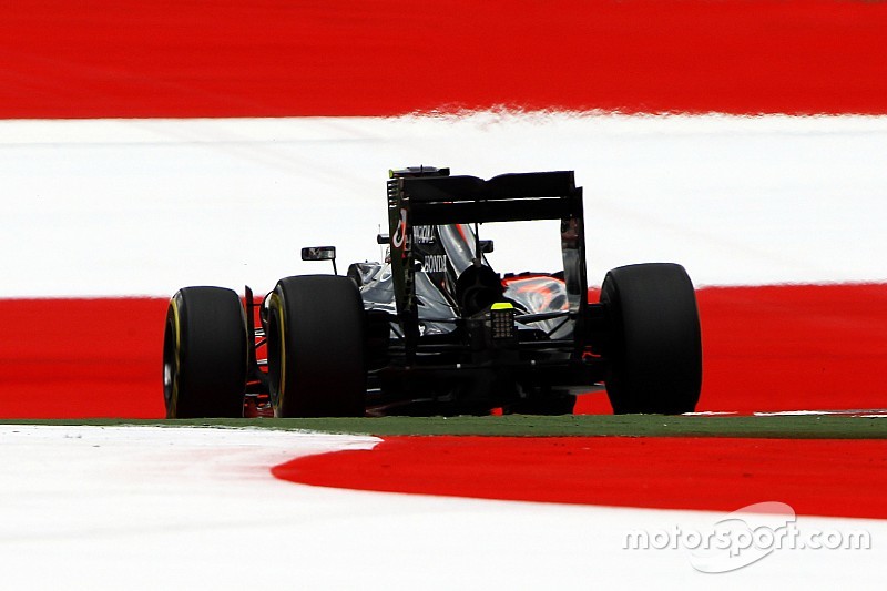 McLaren s'inquiète pour 2016