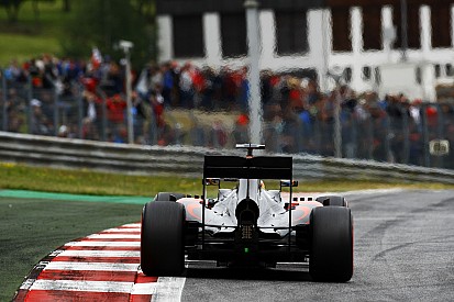 В McLaren раскритиковали регламент на моторы