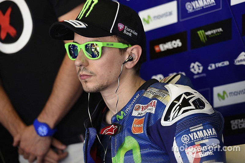 Lorenzo quiere remontar ante Rossi