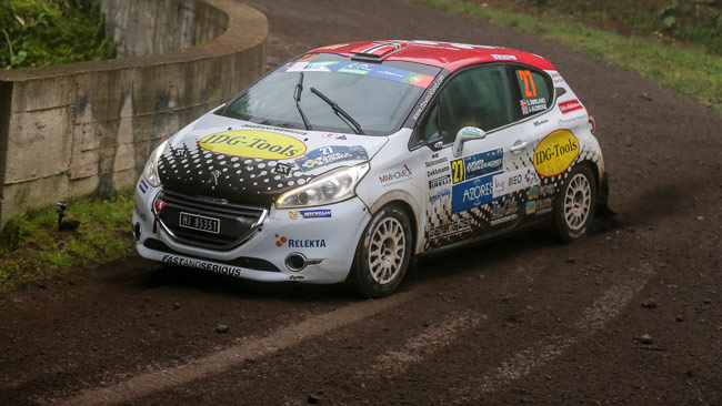 Steve Røkland cambia co-pilota in Estonia