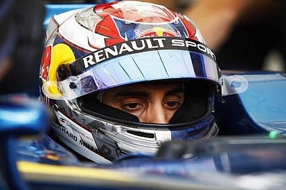Nel secondo turno di prove libere comanda Buemi