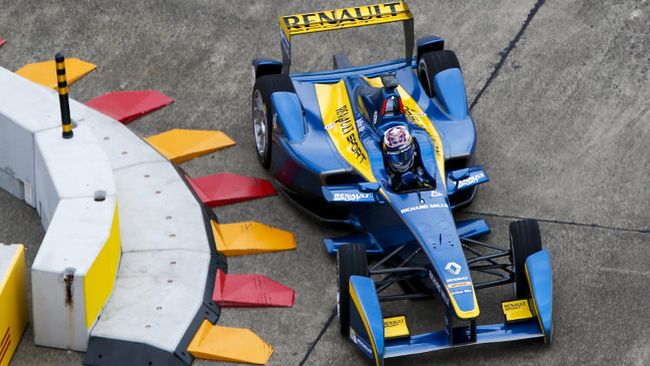Buemi a Berlino infligge 1”5 a tutti nelle Libere 1