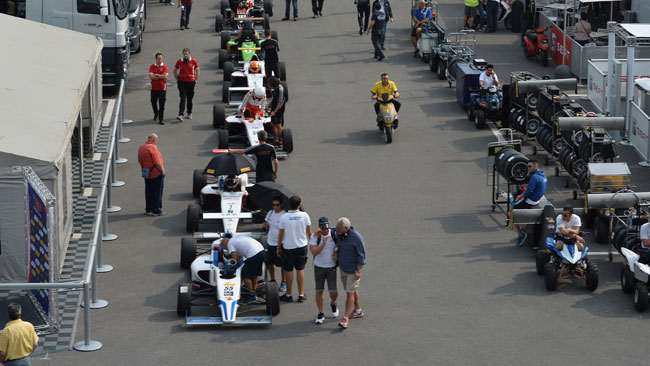 28 piloti di 17 nazioni nei test collettivi di Monza
