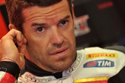 Carlos Checa al Sardegna Rally in sella ad una Beta