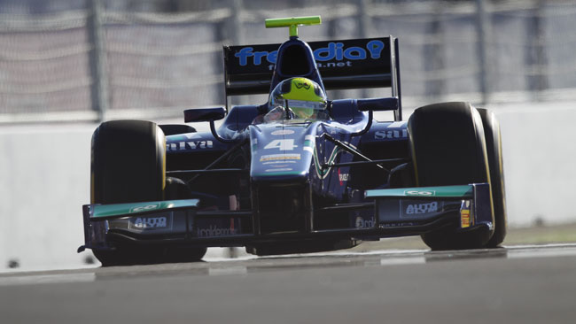Julian Leal resta con la Carlin nel 2015
