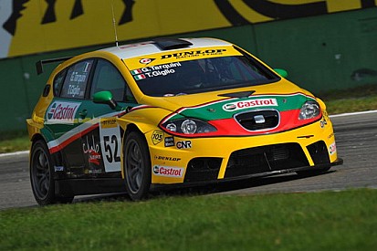 Tarquini centra la pole di gara 1 a Monza