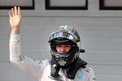 Meio segundo atrás, Rosberg é lacônico: “não tenho explicação”
