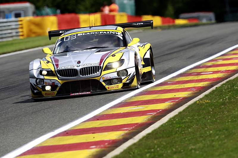 Deux BMW encadrent une Audi après 18 heures de course
