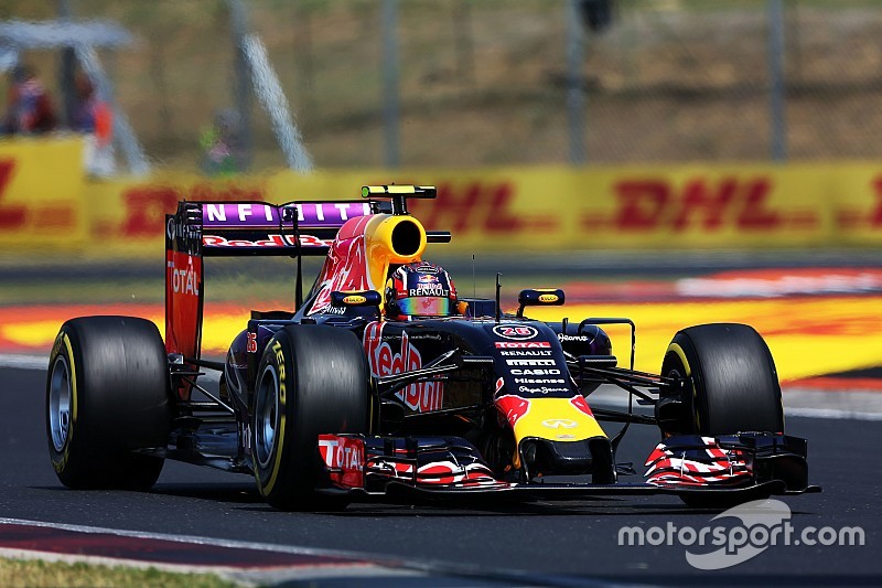 Kvyat décroche un podium inespéré