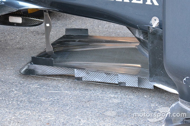McLaren: modificato il T-tray della MP4-30