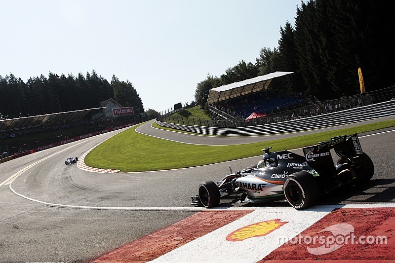 Retiran el bordillo de Eau Rouge