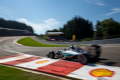 Mercedes : La saleté -et non Pirelli-, cause de la crevaison de Rosberg