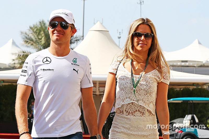 Nico Rosberg anuncia o nascimento da filha
