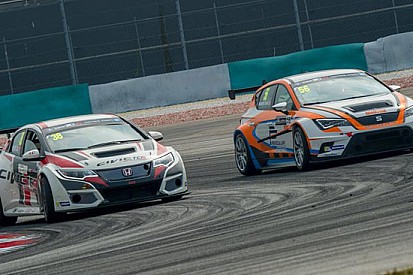 A Sepang al via la TCR Asia Series