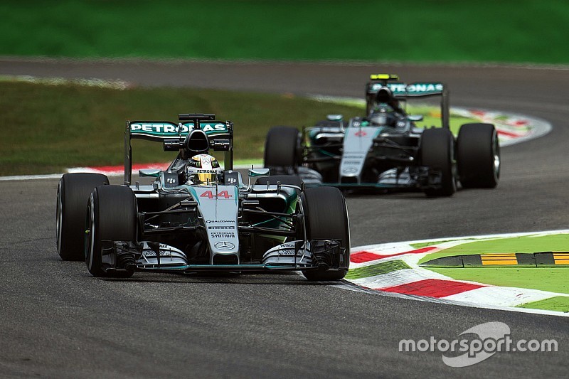 Hamilton dans l'attente de l'enquête sur le moteur de Rosberg