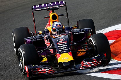 Ricciardo passa Ericsson na última curva e comemora resultado