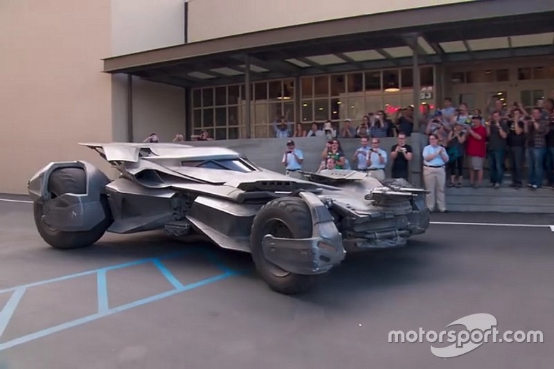 Vidéo - 330 km/h pour la nouvelle Batmobile!