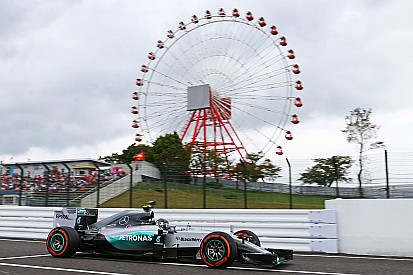 Le crash de Kvyat écourte la confrontation Mercedes remportée par Rosberg