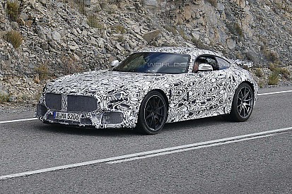Spyshots - La nouvelle Mercedes-Benz SLS AMG GT testée en Espagne