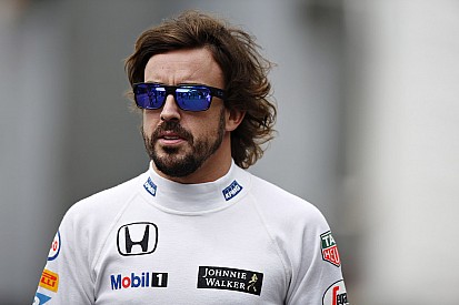 Alonso asegura que completará su contrato con McLaren