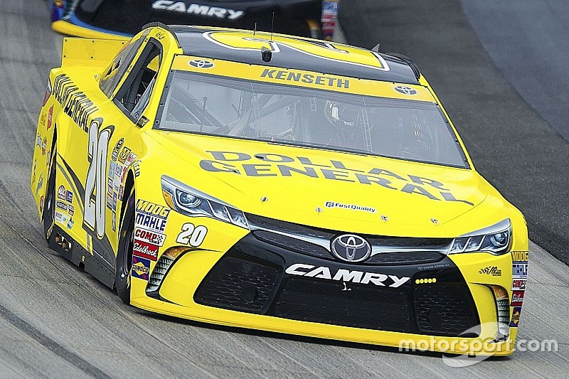 Matt Kenseth firma la pole position a Charlotte