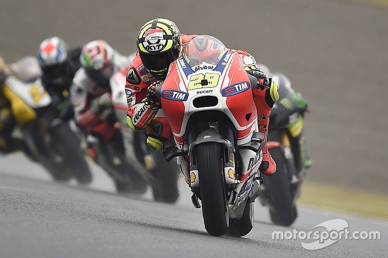 Un guasto al motore costa il primo ritiro a Iannone
