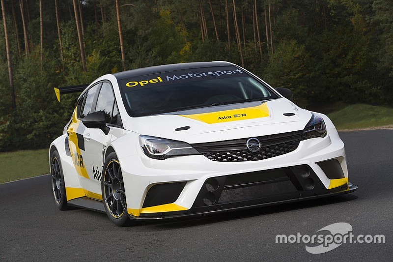 Presentata ufficialmente la Opel Astra OPC TCR