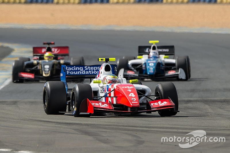 Oliver Rowland rompe el récord de Carlos Sainz