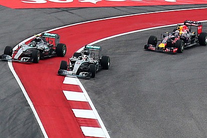 Hamilton troppo duro con Rosberg alla prima curva?