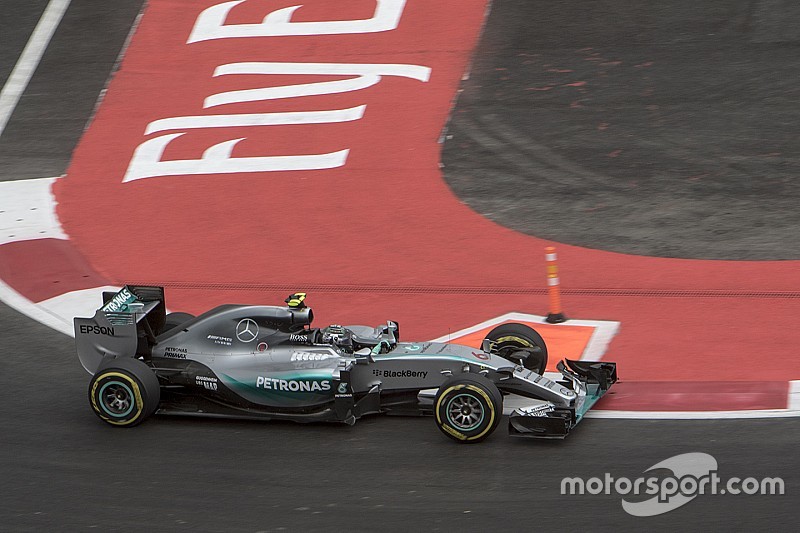 Nico Rosberg domina en la segunda práctica