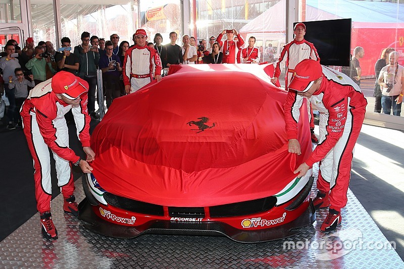488 GTE & 488 GT3: Ferrari präsentiert neue Sportwagen in Mugello