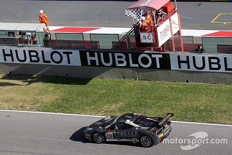 Mugello, Gara 2 Shell: Romanelli trionfa nel caos