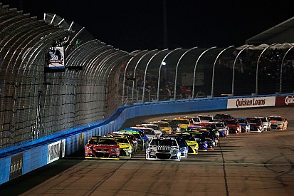Gordon, Harvick, Kyle Busch et Truex en finale, dimanche prochain