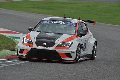Macao, Libere 1: Rob Huff spaventa subito tutti