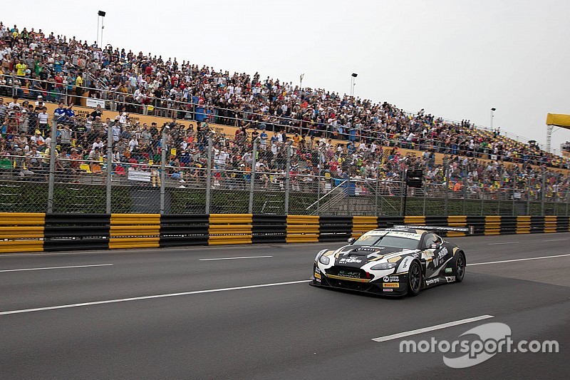 Fehlverhalten hinter Safety-Car: Stefan Mücke verliert Macau-Sieg