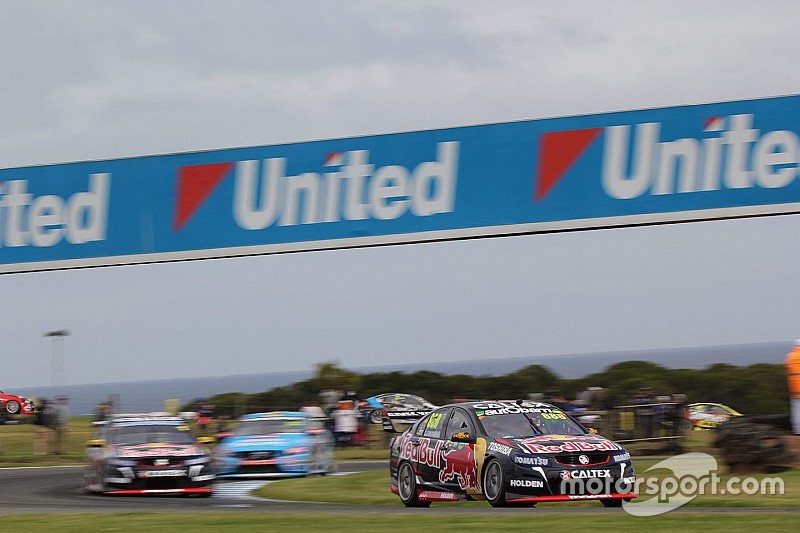 Druck für „Frosty‟: Craig Lowndes holt weiter auf
