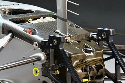Mercedes: il terzo elemento adesso è idraulico