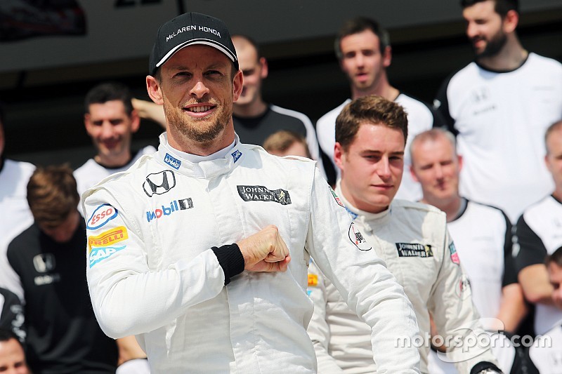 Button a envisagé de tout arrêter en fin d'année