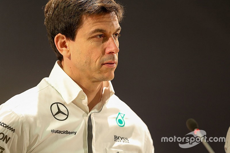 Totto Wolff pide dejar de
