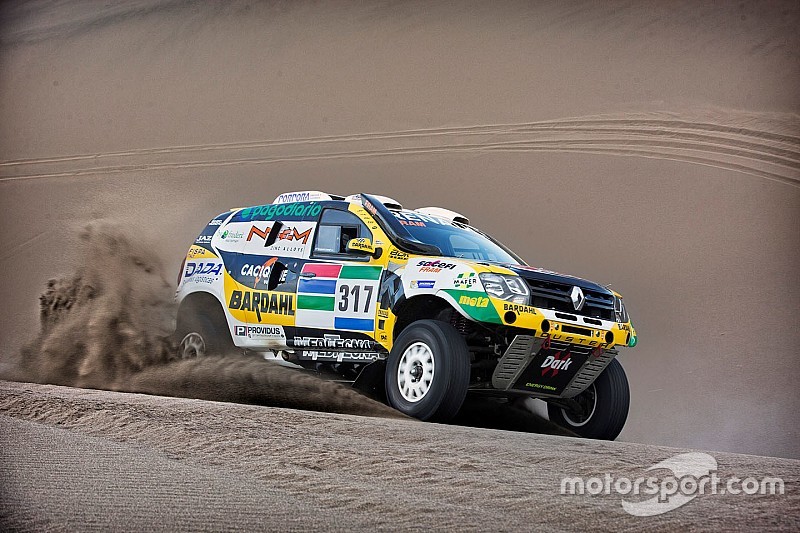 Mau tempo volta a reduzir especial do Rally Dakar