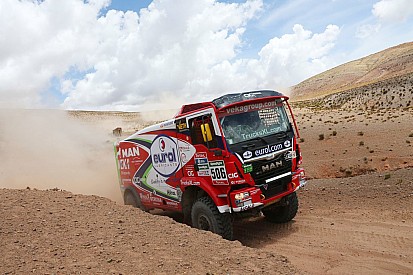 Stacey vence e lidera competição de caminhões