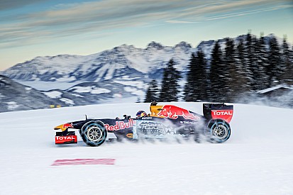 Mogelijk fikse boete voor Red Bull na Formule 1-demo Verstappen
