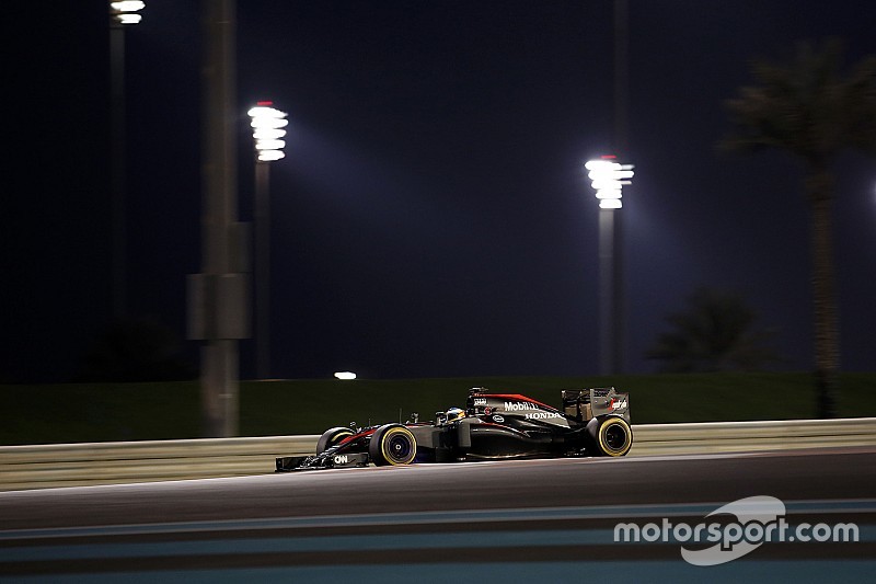 McLaren: la MP4-31 ha superato tutti i crash test